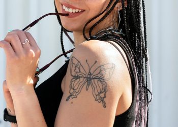 Te contamos la historia de los tatuajes de mariposas y por qué triunfan tanto debido a sus símbolos.