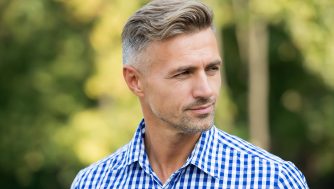 Los 5 mejores cortes de pelo para hombres maduros