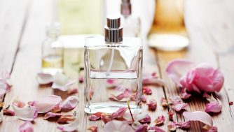 Los mejores perfumes ecológicos y naturales para el verano
