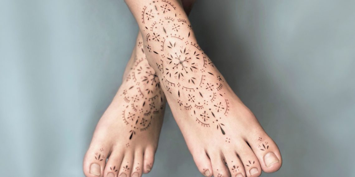 Estos son los mejores tatuajes para hacerte en los tobillos y pies