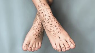 Inspírate con estas ideas de tatuajes en tobillos y pies