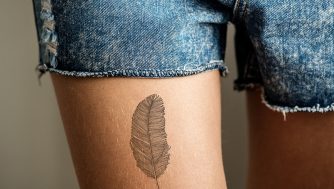 Ideas de tatuajes de plumas y su precioso significado