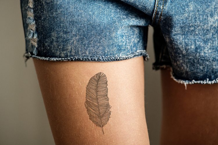 Te contamos la historia de los tatuajes de plumas