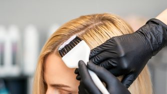 Si estás pensando en teñirte, esto es lo que debes tener en cuenta antes de hacerlo