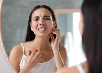 Cómo adaptar tu rutina de maquillaje a las alergias cutáneas