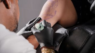 Inspírate con las mejores ideas de tatuajes padre e hija