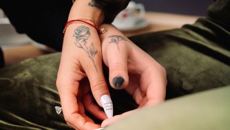 Ideas de tatuajes en las manos para mujeres