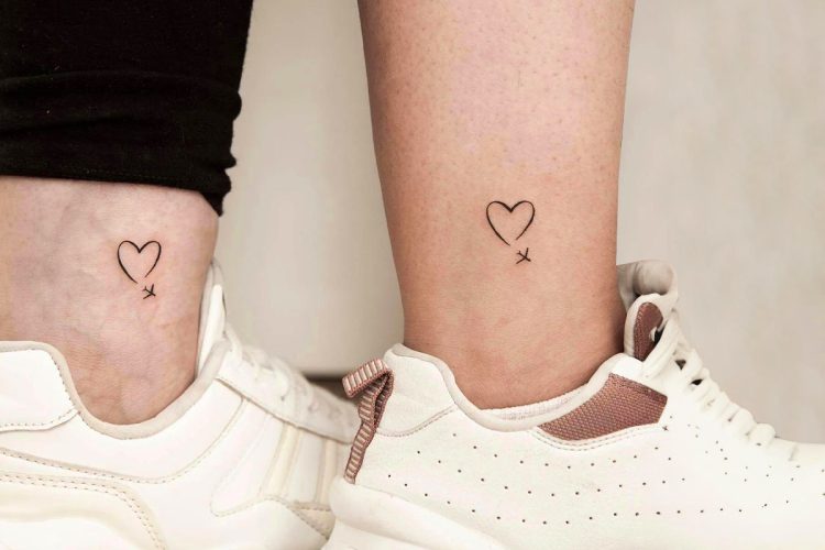 Si te vas a hacer un tatuaje pequeño con tu pareja, inspírate con estos diseños