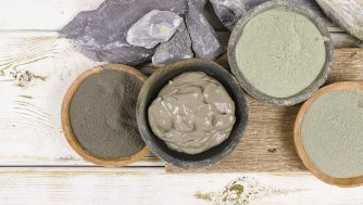 Los beneficios del barro y de la arcilla en la cosmética que seguro no conoces