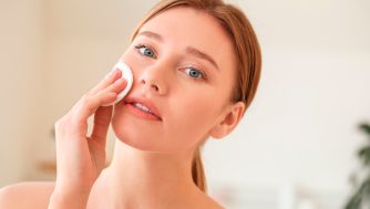 Cuida tus ojos con agua de flores de Aciano con Belcils