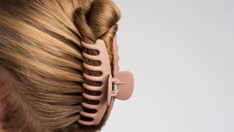 Los peinados más bonitos y sencillos: solo necesitarás una pinza