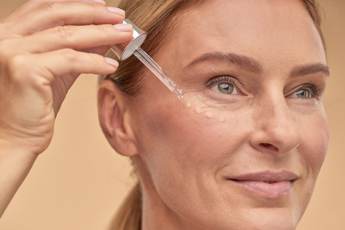 Los 4 mejores sérums antiedad para pieles con rosácea