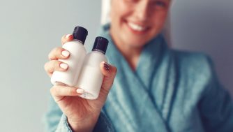 Los expertos han hablado: estas son las mejores formas de conservar tus cosméticos hoy