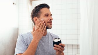 Los 6 mejores productos que necesitas para cuidar tu barba si te vas de viaje