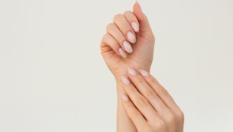 Si te aparece psoriasis en las uñas, así debes tratarla
