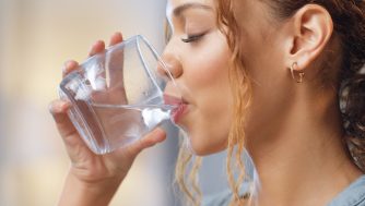 La importancia de beber agua en la belleza