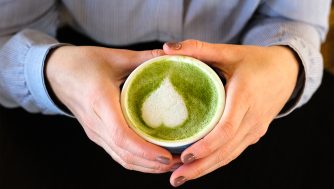 Beneficios del té de matcha con Matchaflix