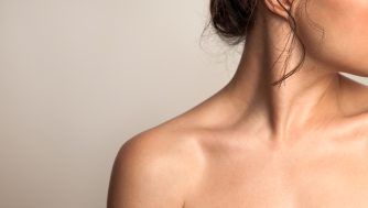 Los mejores 7 productos hidratantes corporales para la piel pelada