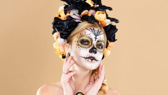 Halloween 2025: maquillaje de Catrina paso a paso para mujer y hombre