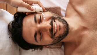 Los hombres también se cuidan: tendencias en cosmética para otoño 2025