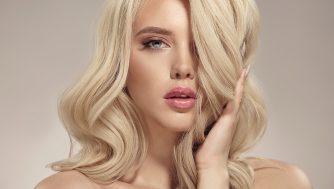 Cómo el inflammaging afecta a la salud de tu pelo: lo que dicen los expertos