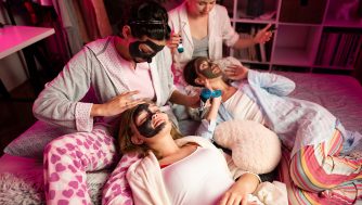 Empieza tu cuidado facial con los 5 mejores kits para adolescentes