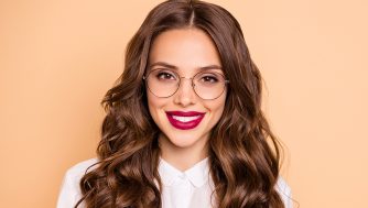 Los 7 mejores labiales burdeos: duran todo el día y tienen un color precioso