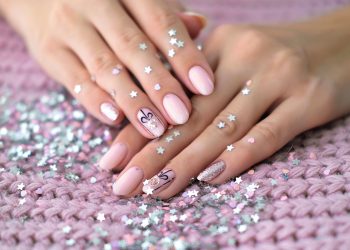 Manicura brillante para Nochevieja: según atuendo y personalidad
