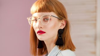 Estos son los 4 mejores maquillajes si usas gafas (y trucos para hacértelos)