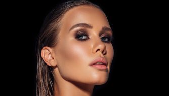 Mirada messy: cómo llevar la nueva tendencia en maquillaje de ojos y no morir en el intento