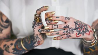 Todo lo que deberás tener en cuenta a la hora de tatuarte en manos y pies