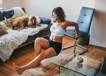 Ejercicios para los abdominales con silla: los mejores