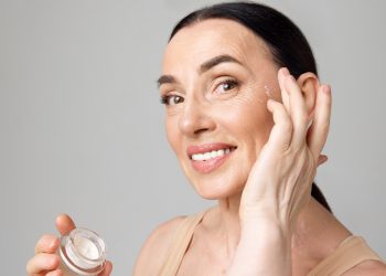 Elegir los cosméticos adecuados a cada edad es esencial.