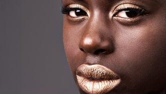 Inspírate con las 6 mejores ideas de maquillajes metálicos