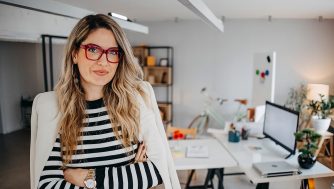 Una nueva tendencia ha llegado y es el office siren: los 5 mejores peinados en 2026