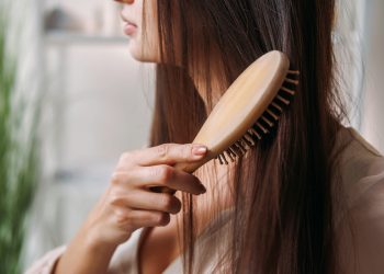 Cómo moldear tu pelo con cepillo y secador