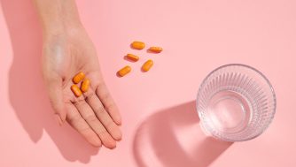 Los 13 mejores alimentos y suplementos que tomar si tienes ovarios poliquísticos