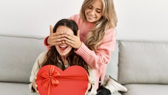 ¿Quieres regalar algo único por San Valentín? Las 7 mejores ideas de regalos personalizados para tu pareja