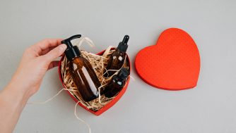Todos los trucos y consejos que necesitas para tener tu piel perfecta en tu cita de San Valentín