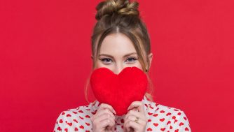 ¿Tienes una cita este San Valentín? Te contamos las mejores ideas para un peinado perfecto y romántico