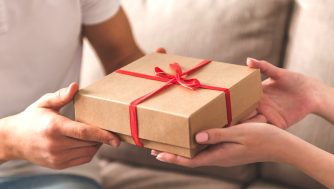 Más allá de un perfume: los mejores regalos de San Valentín para hombre