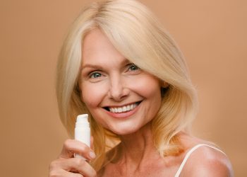 Encontrar las bases de maquillaje a los 70 años es más fácil que nunca.