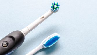 Cómo elegir tu cepillo de dientes y cada cuánto cambiarlo