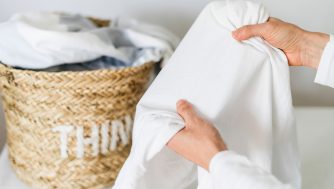 Puede afectar a nuestra piel: esta es la frecuencia con la que tenemos que lavar las sábanas y los pijamas