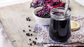Zumo de saúco: qué es y todos los beneficios que tiene para tu salud