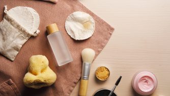 Cómo reciclar correctamente tu maquillaje y productos cosméticos caducados